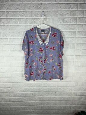 Vintage Nikki Lavender Floral Button-Up Blouse with Lace Collar